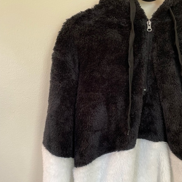NWOT Bicolor Oversized Plush Top Zip Pullover Hoodie | Size Large - Picture 2 of 9